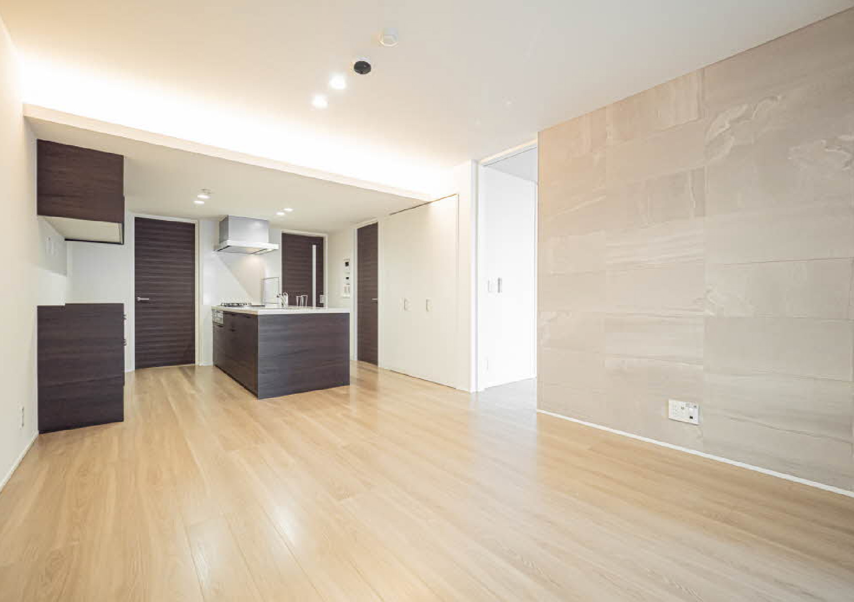 シャトードール プレミア0203号室の内装写真